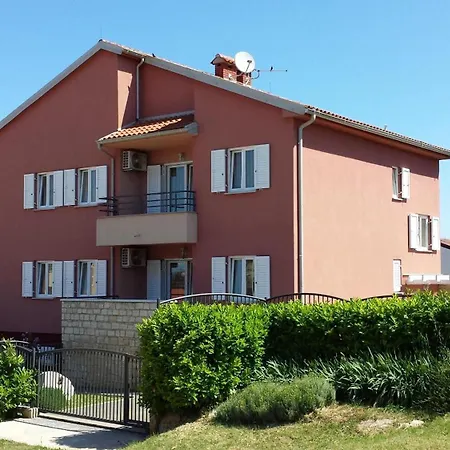 Pinta Mit Grossem Garten Appartamento *