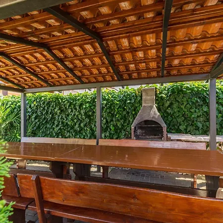 Pinta Mit Grossem Garten * Dajla
