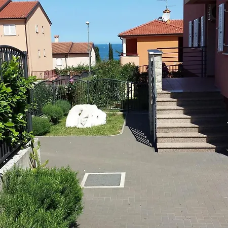 Pinta Mit Grossem Garten Apartment